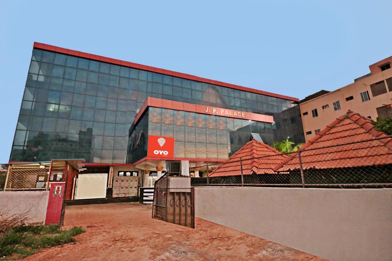 Oyo J P Palace Hotell Dod Ballāpur Exteriör bild