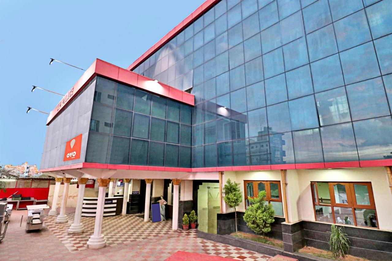 Oyo J P Palace Hotell Dod Ballāpur Exteriör bild
