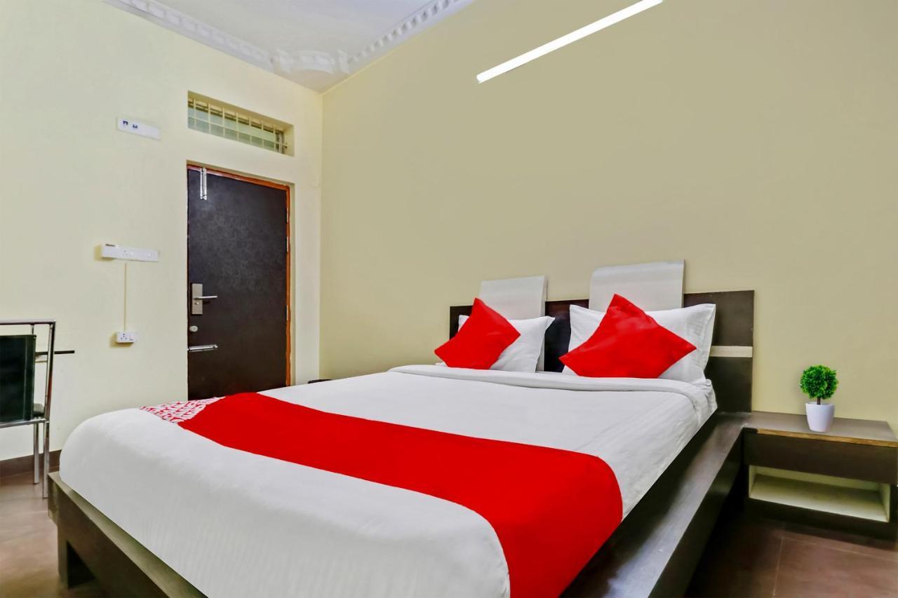 Oyo J P Palace Hotell Dod Ballāpur Exteriör bild