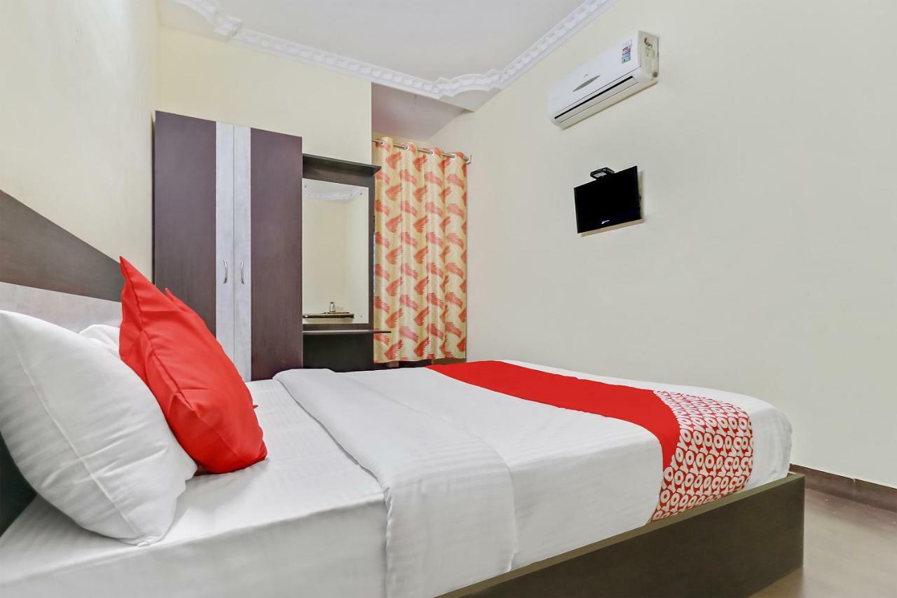 Oyo J P Palace Hotell Dod Ballāpur Exteriör bild